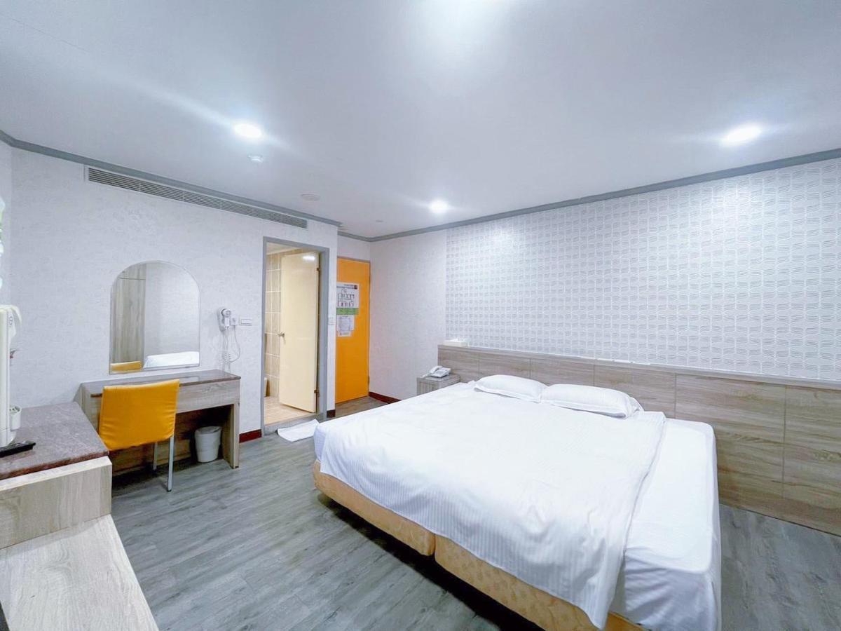 A22 Wei Lu Hotel Zhongli Buitenkant foto