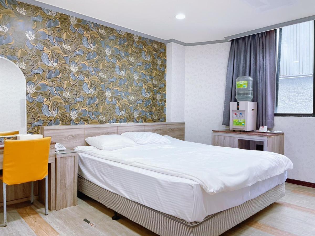 A22 Wei Lu Hotel Zhongli Buitenkant foto